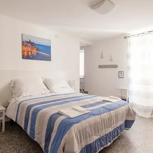 Ludovica Flat Vernazza